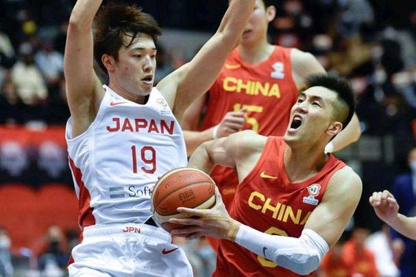 中国男篮vs硬骨